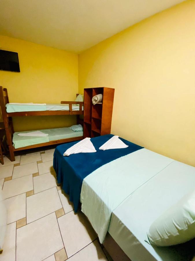 Pousada Solarium Unidade 1 Economica-Basica Гуаружа Экстерьер фото